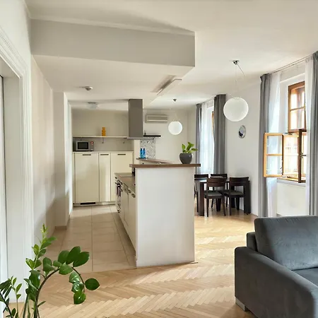 Rezidence Ostrovni 4*