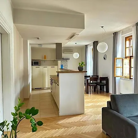 Aparthotel Rezidence Ostrovni 4*